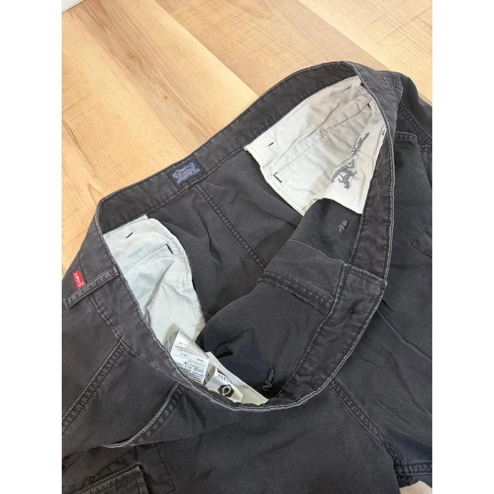 Levi's Men's Carrier Cargo Shorts Black Ripstop 9 Inch Inseam Size 44